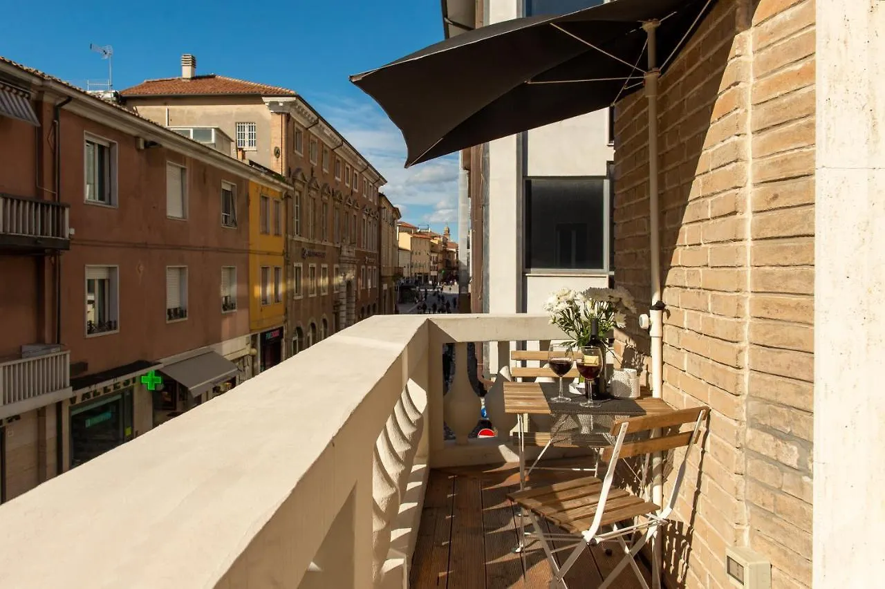 Smart & Urban Suites - Corso51 リミニ 0*,  イタリア