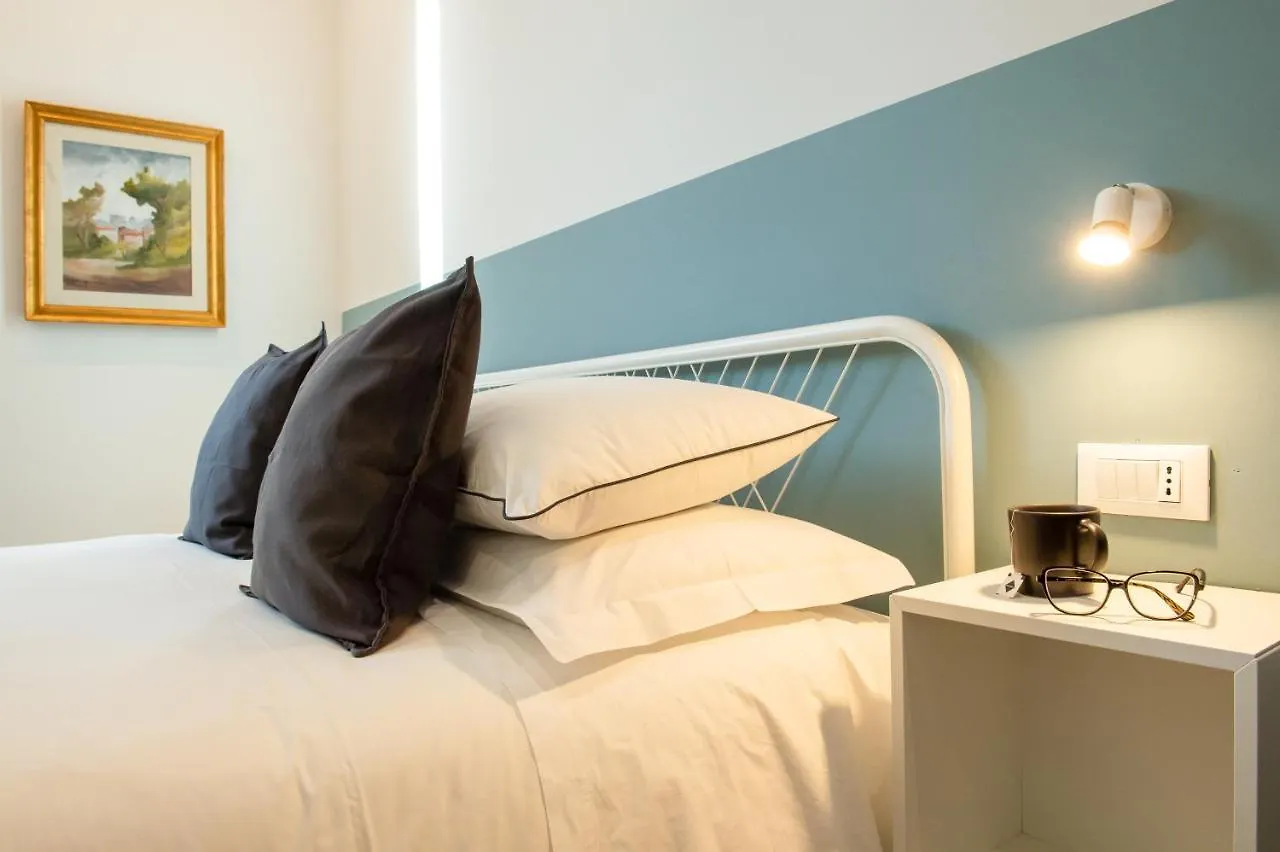 Smart & Urban Suites - Corso51 リミニ ゲストハウス